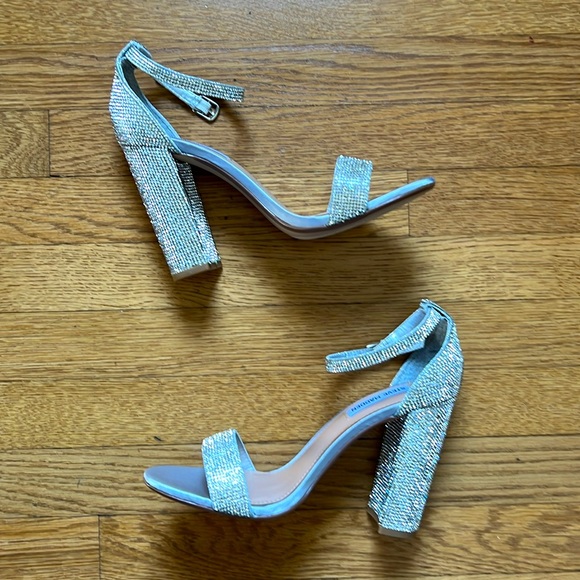 STEVE MADDEN Rhinestone Sandals Heels New Size 7.5 - Picture 2 of 10